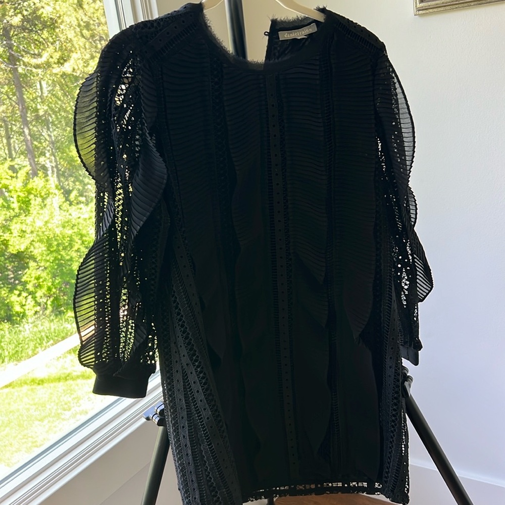 Fun details ! Ruffles! Never worn